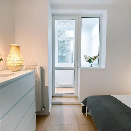 Urban Nest By The Station Apartment Bukarest