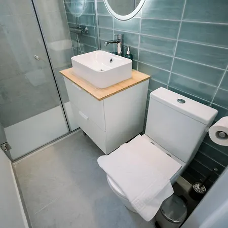Apartment Urban Nest By The Station *
