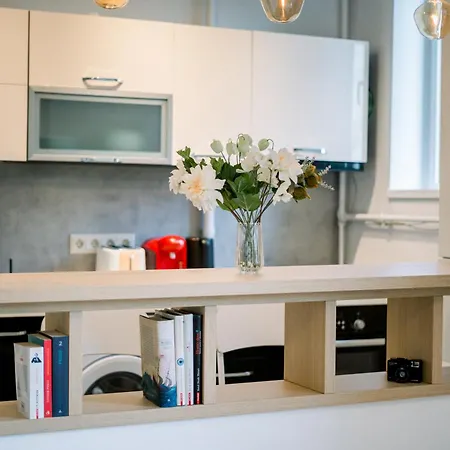 Urban Nest By The Station Apartment Bukarest